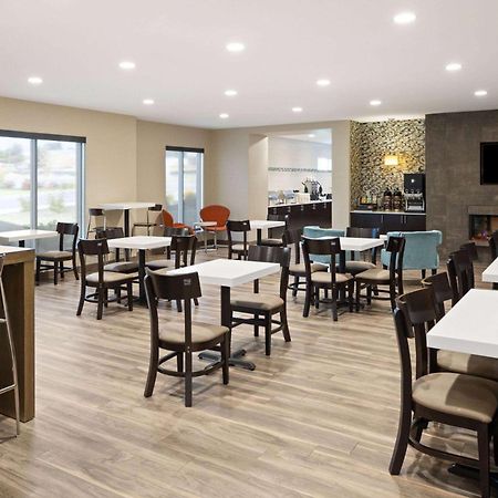 La Quinta Inn & Suites By Wyndham 웨내치 외부 사진