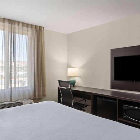 La Quinta Inn & Suites By Wyndham 웨내치 외부 사진