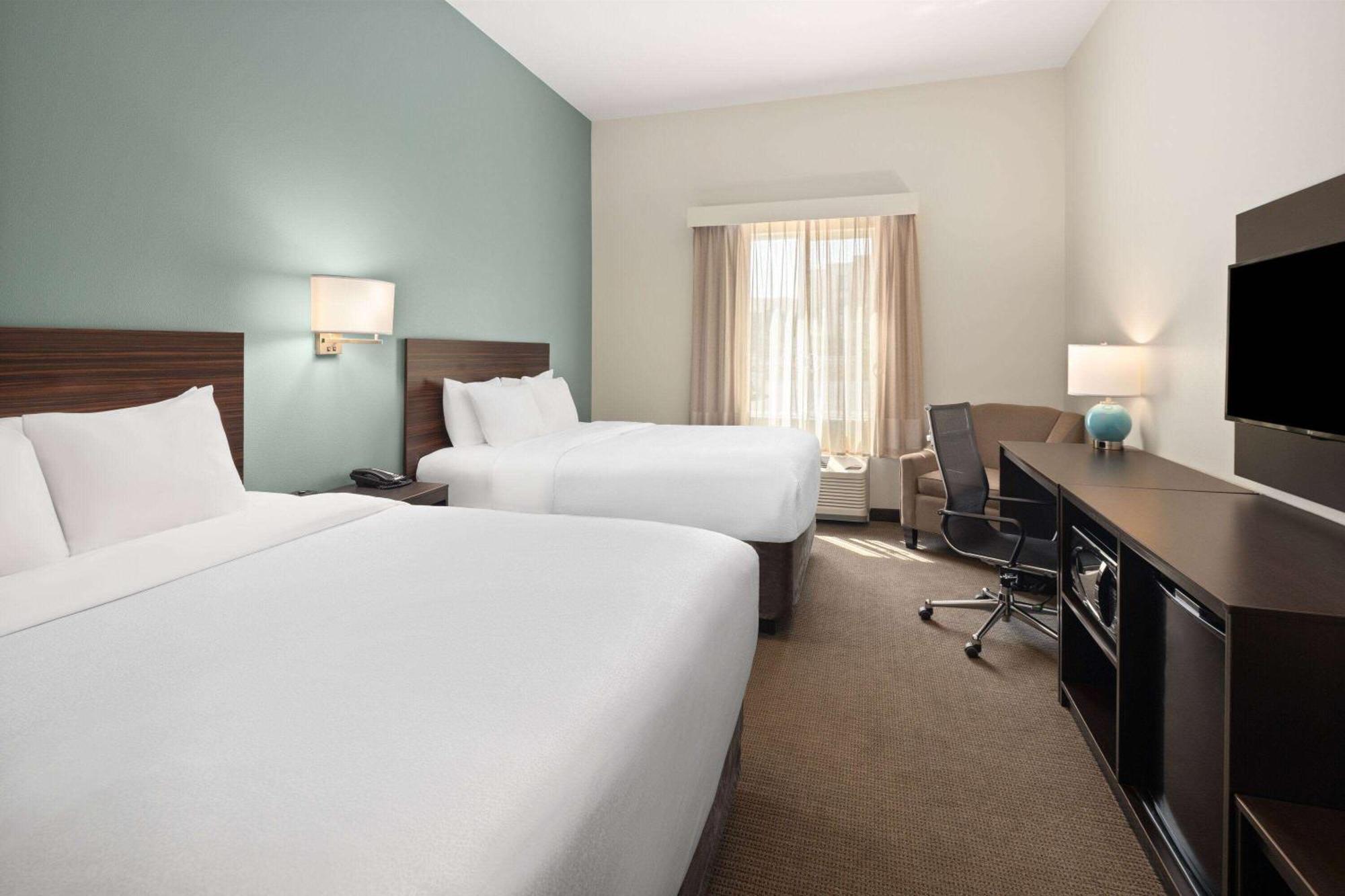 La Quinta Inn & Suites By Wyndham 웨내치 외부 사진