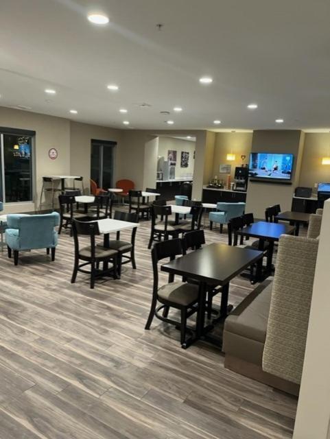 La Quinta Inn & Suites By Wyndham 웨내치 외부 사진